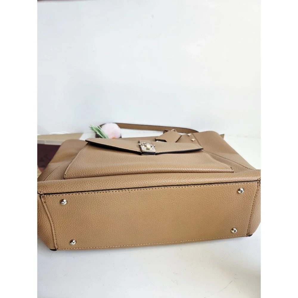 Guess Albury Shopper Charm Tote Brown Shoulder Bag‎ Faux Leather Large